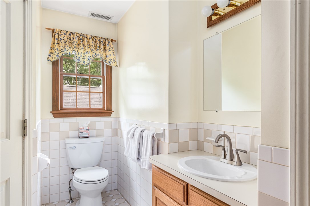 1767 S Road South Kingstown, RI 02881 - Photo 28 of 37