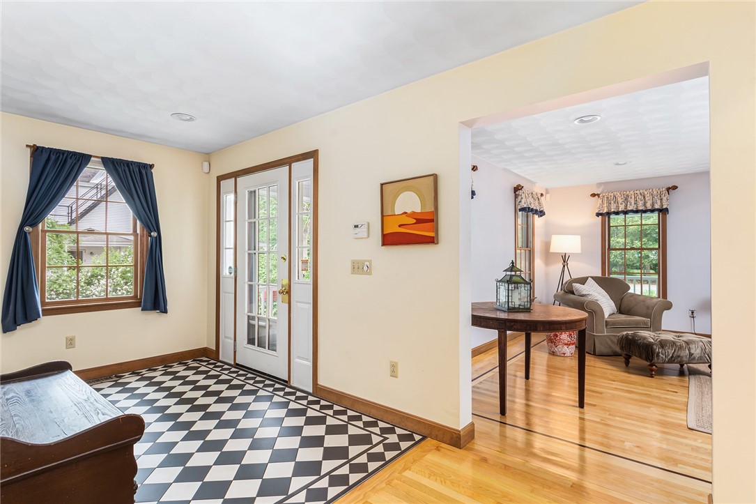 1767 S Road South Kingstown, RI 02881 - Photo 7 of 37