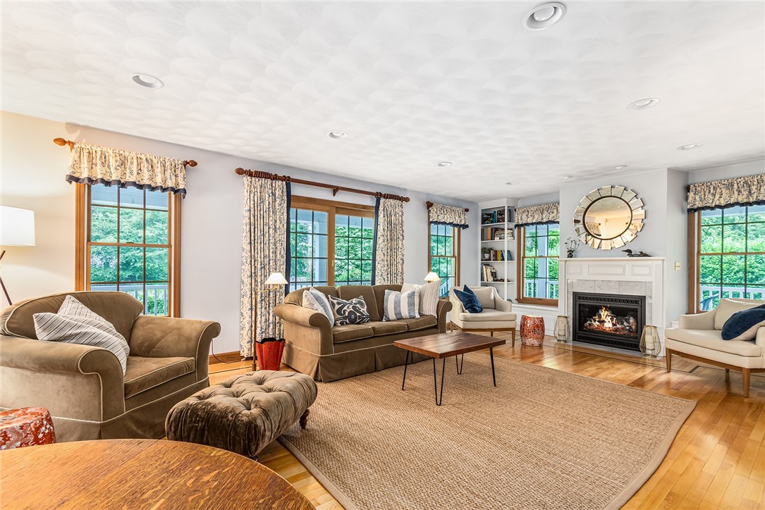 1767 S Road South Kingstown, RI 02881 - Photo 10 of 37