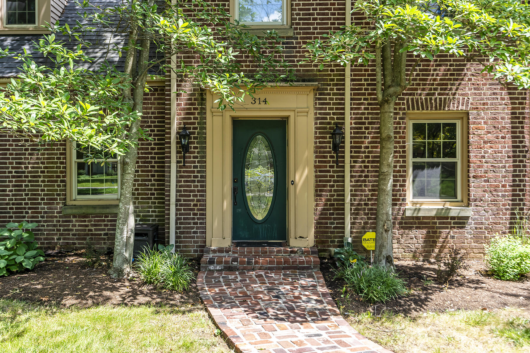 314 Strathmore Road Lexington, KY 40505 - Photo 3 of 87 DSC08822 copy