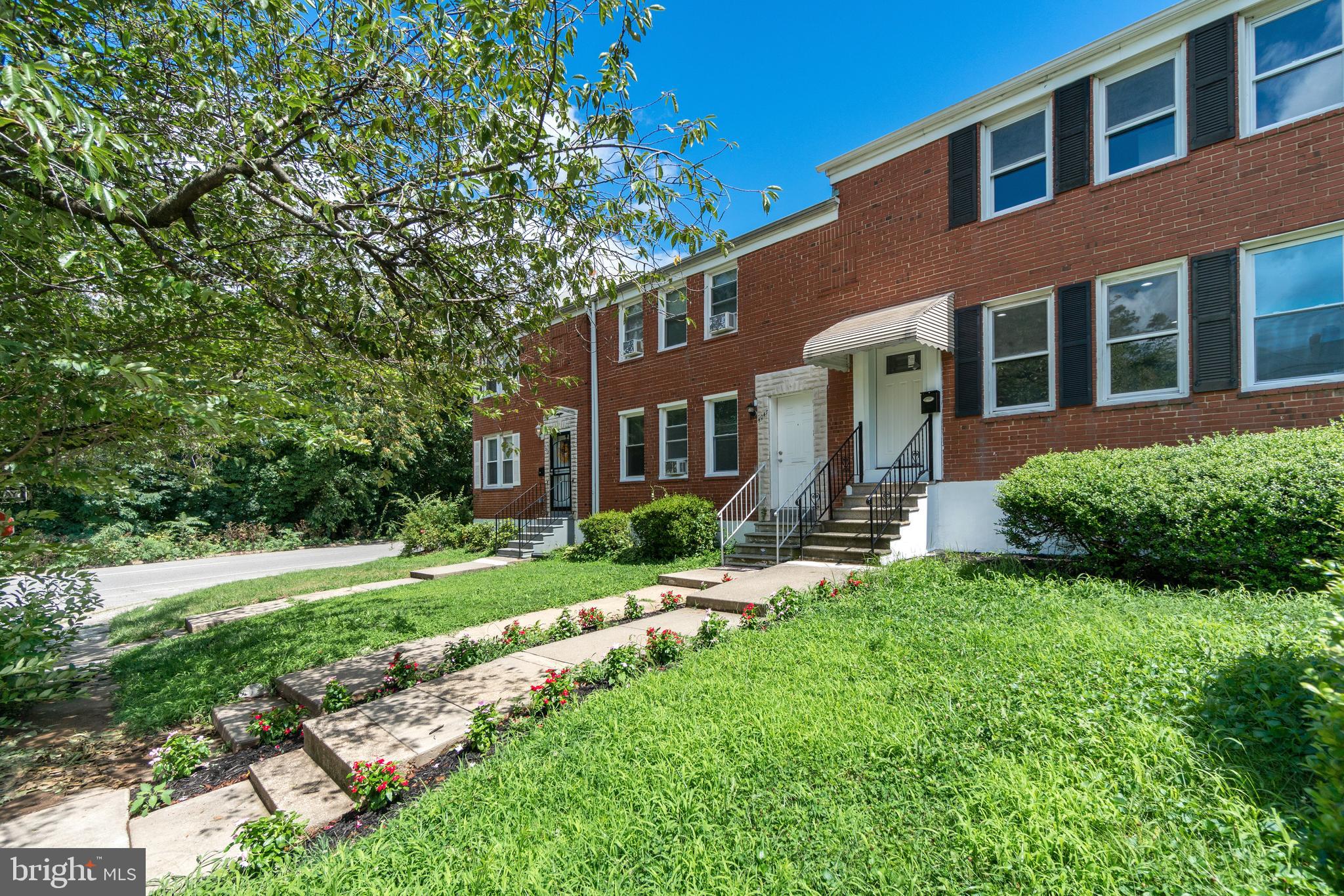4045 Cedardale Road Baltimore, MD 21215 - Photo 2 of 40 Gallery Image 2