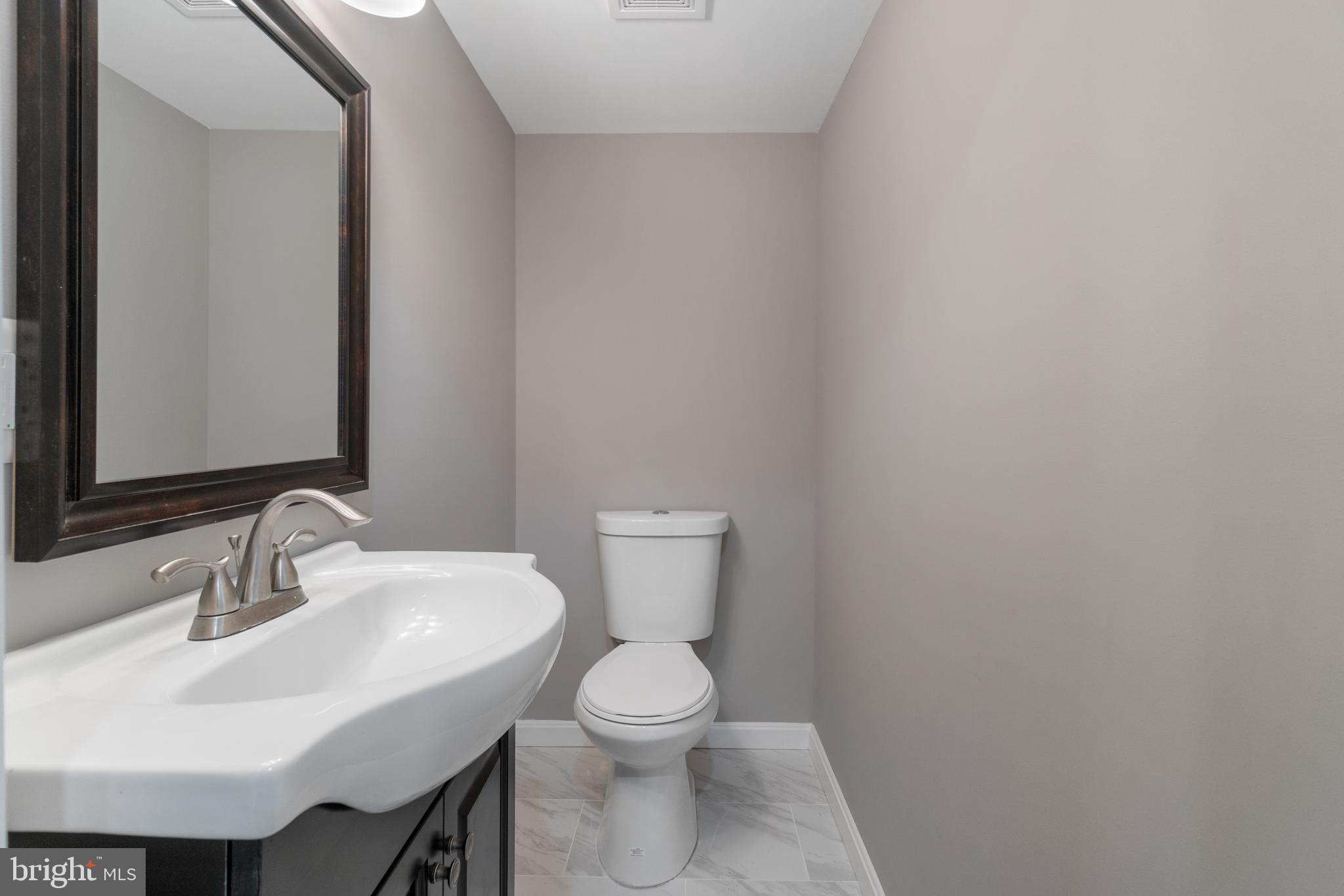 4045 Cedardale Road Baltimore, MD 21215 - Photo 16 of 40 Gallery Image 16