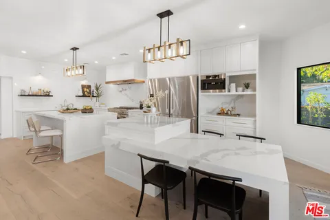 $3,899,000 | 4256 Tarzana Estates Drive, Tarzana, CA 91356