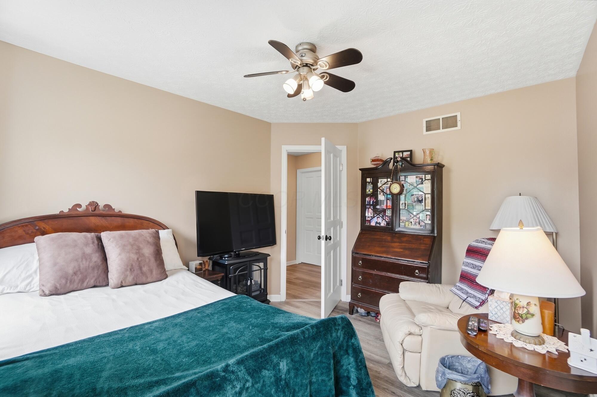 1199 Riva Ridge Boulevard Columbus, OH 43230 - Photo 60 of 95 Third Bedroom