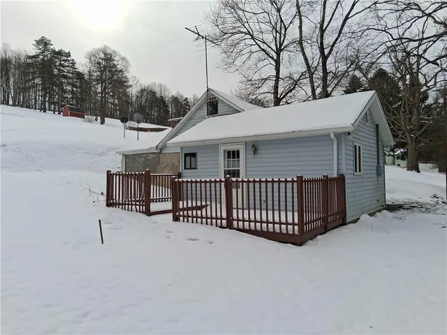 $136,900 | 418 Vance Drive, Burgettstown, PA 15021