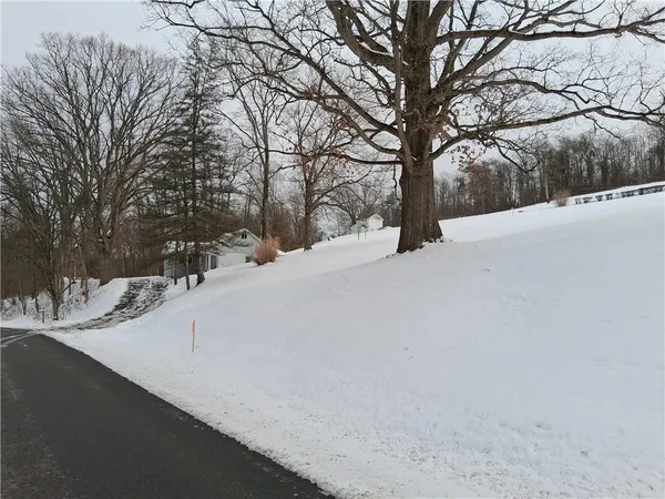 $130,000 | 418 Vance Drive, Burgettstown, PA 15021