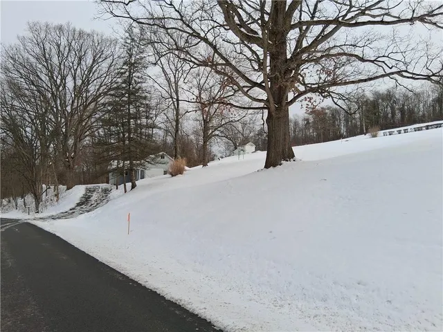 $136,900 | 418 Vance Drive, Burgettstown, PA 15021