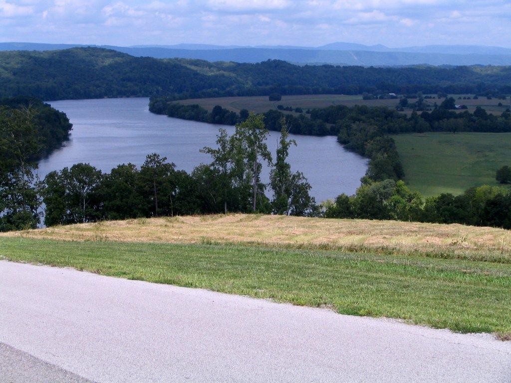 828384 Espalier Drive Decatur, TN 37322 - Photo 2 of 7 Gallery Image 2