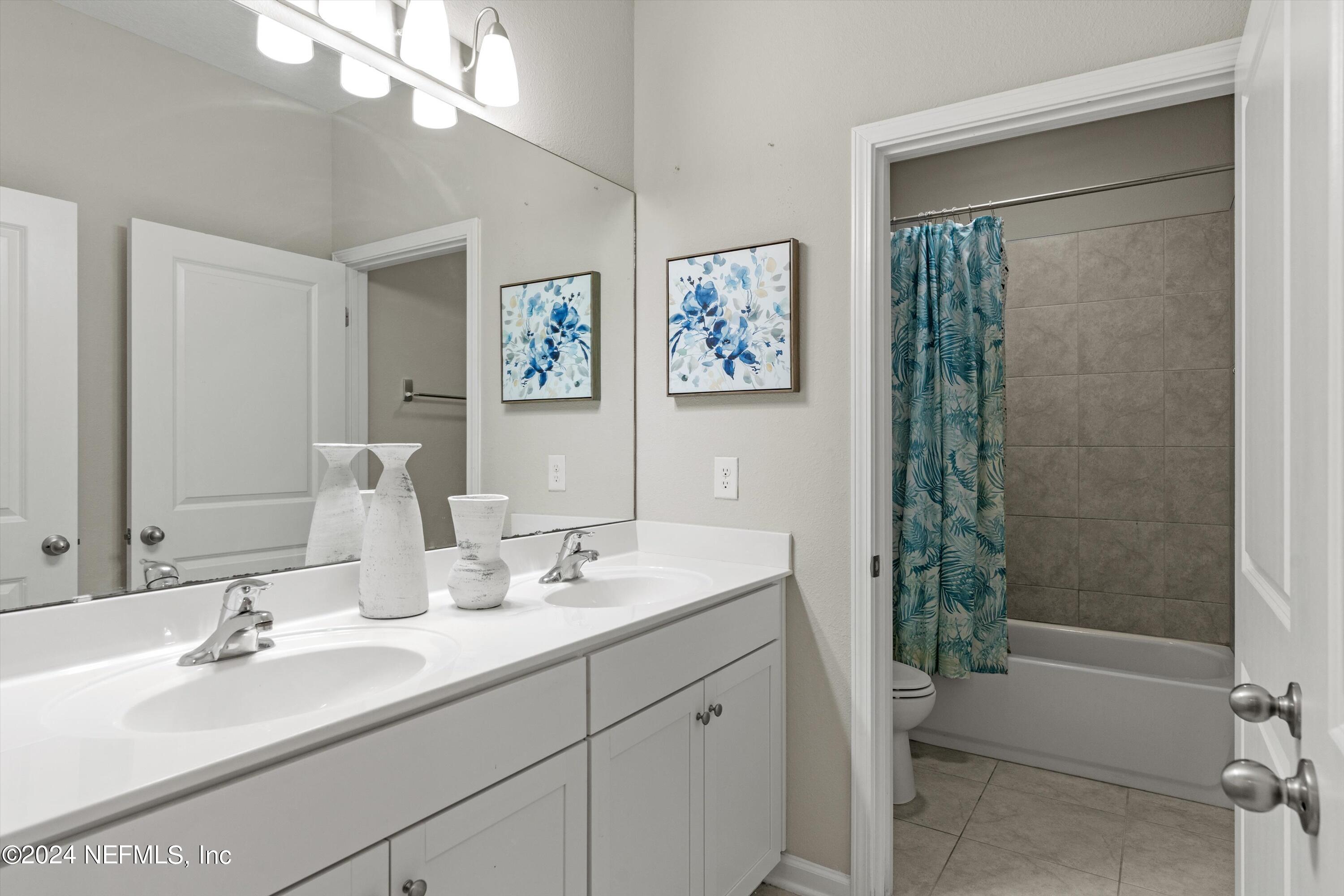 152 Windermere Way St. Augustine, FL 32095 - Photo 16 of 47 21-Guest Bathroom