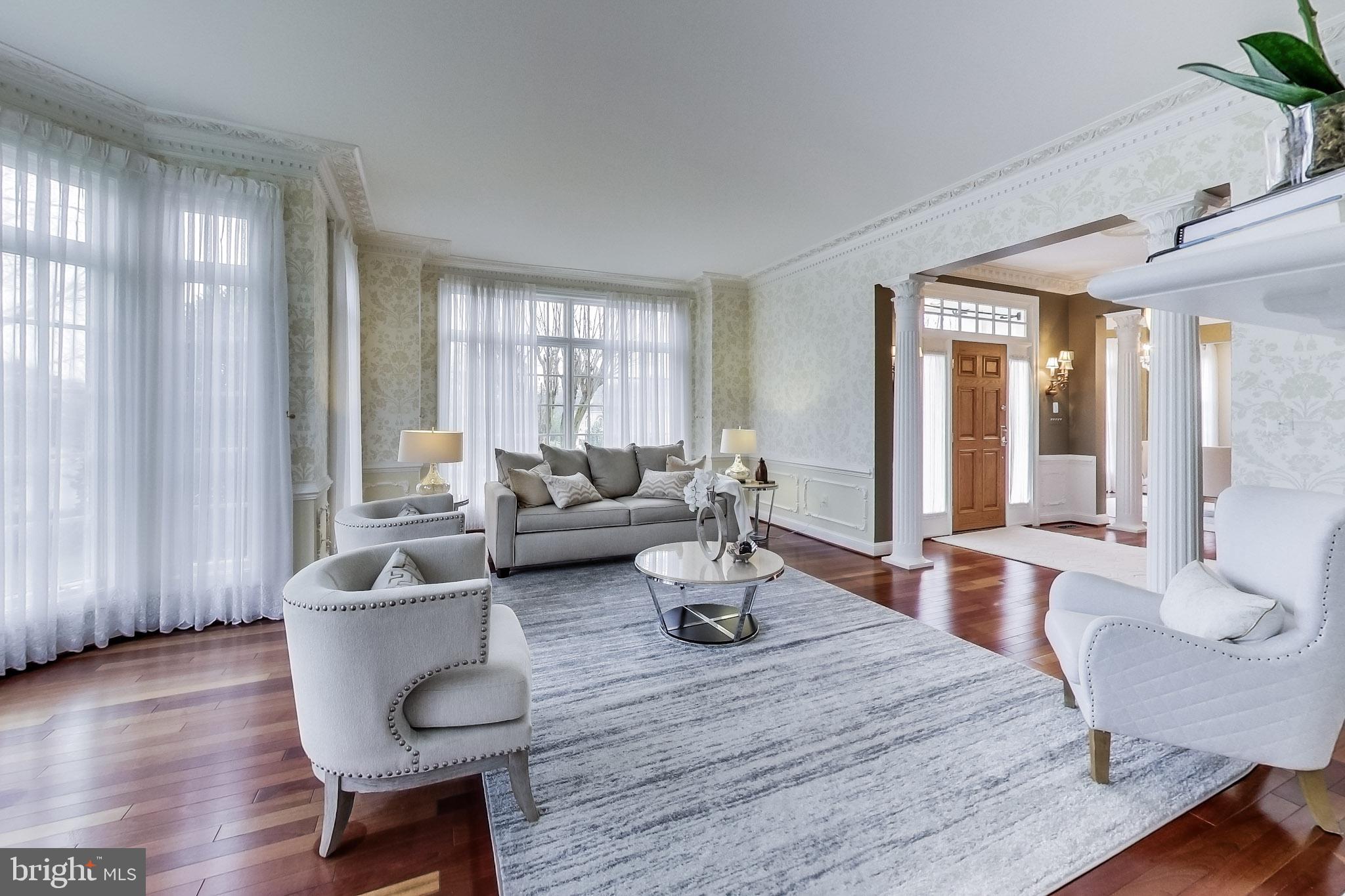 8893 Windy Ridge Way McLean, VA 22102 - Photo 17 of 52 Living Room