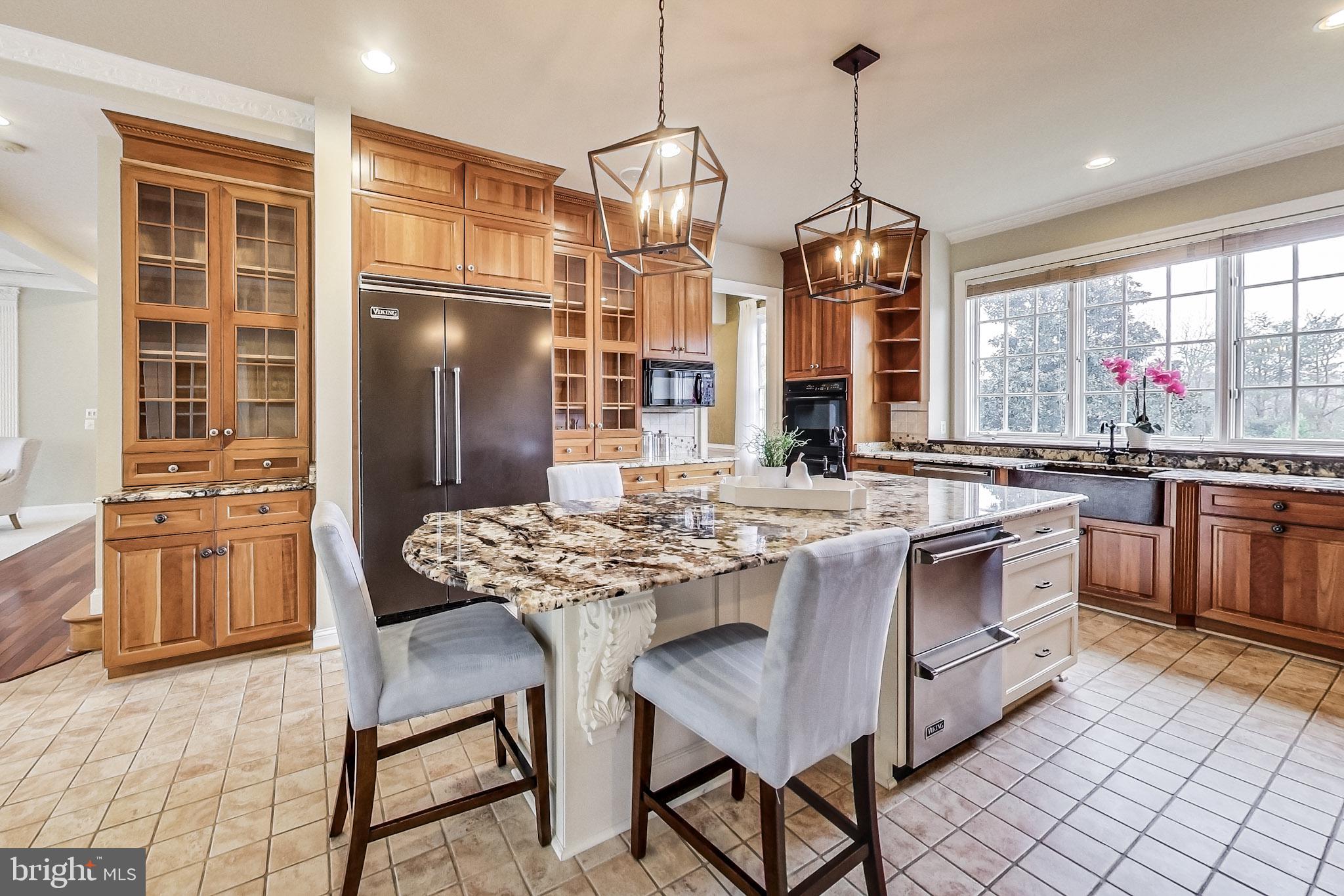 8893 Windy Ridge Way McLean, VA 22102 - Photo 22 of 52 Eat-In Kitchen