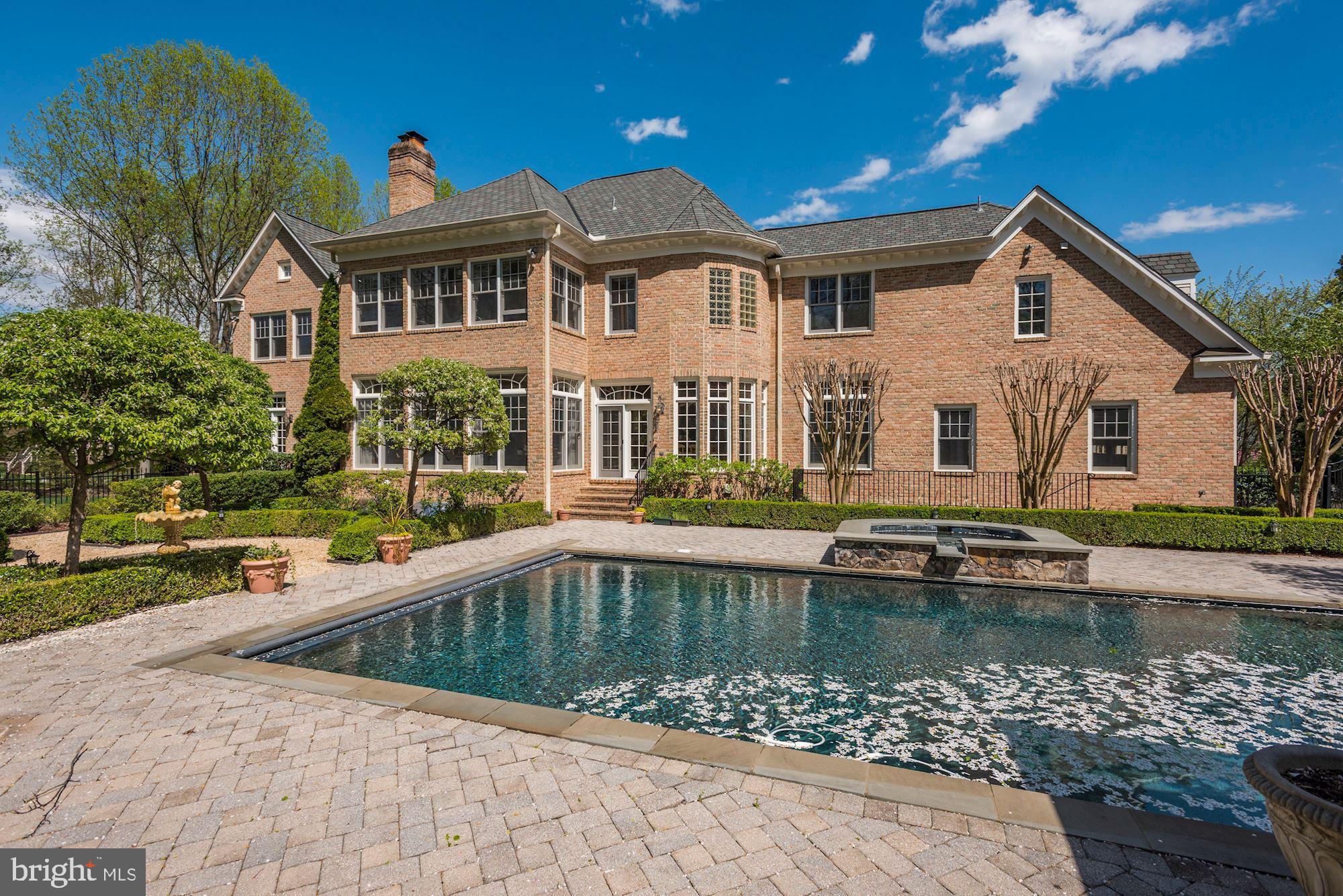 8893 Windy Ridge Way McLean, VA 22102 - Photo 4 of 52 Rear Exterior