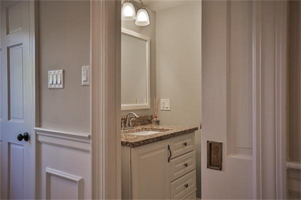 34 Ipswich Road Topsfield, MA 01983 - Photo 8 of 27 a bathroom with a sink and a mirror