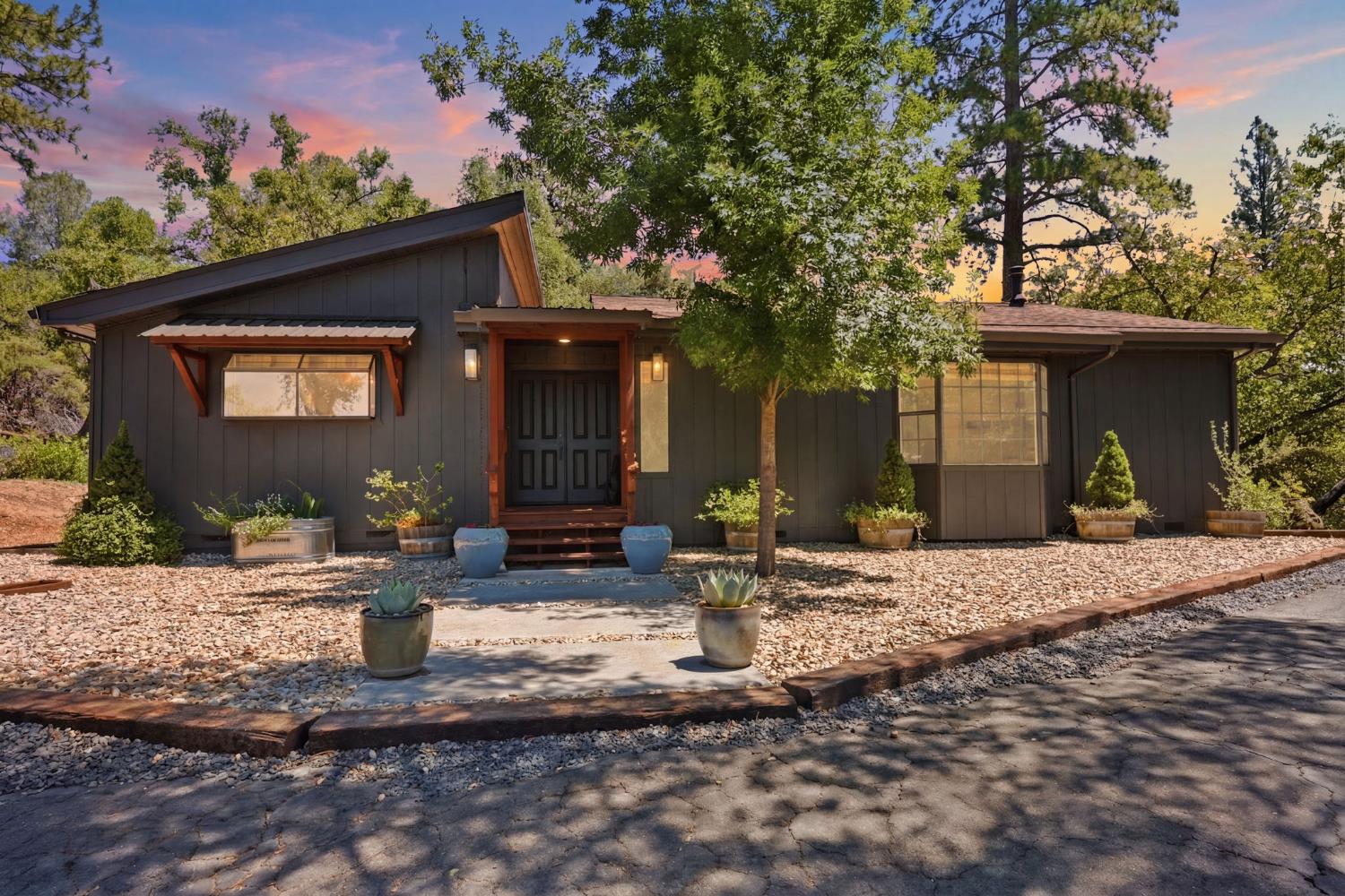 1547 Nugget Drive Murphys, CA 95247 - Photo 1 of 69 Gallery Image 1