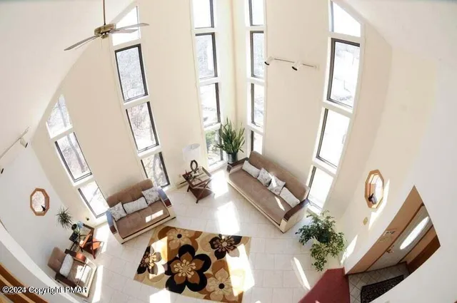 $2,100 | 3105 Red Fox Lane, Long Pond, PA 18334