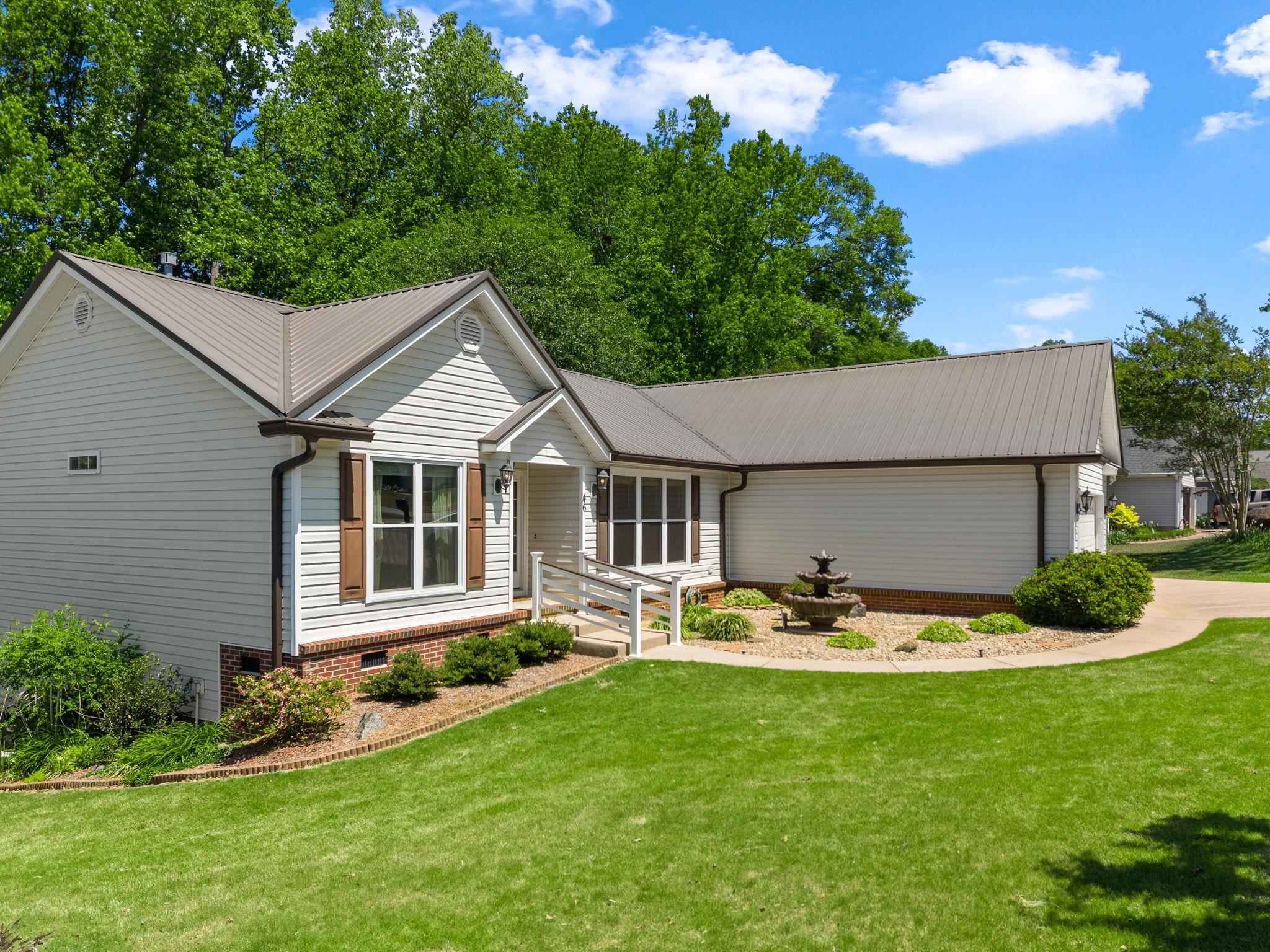 46 Lee Street Lyman, SC 29365 - Photo 3 of 50