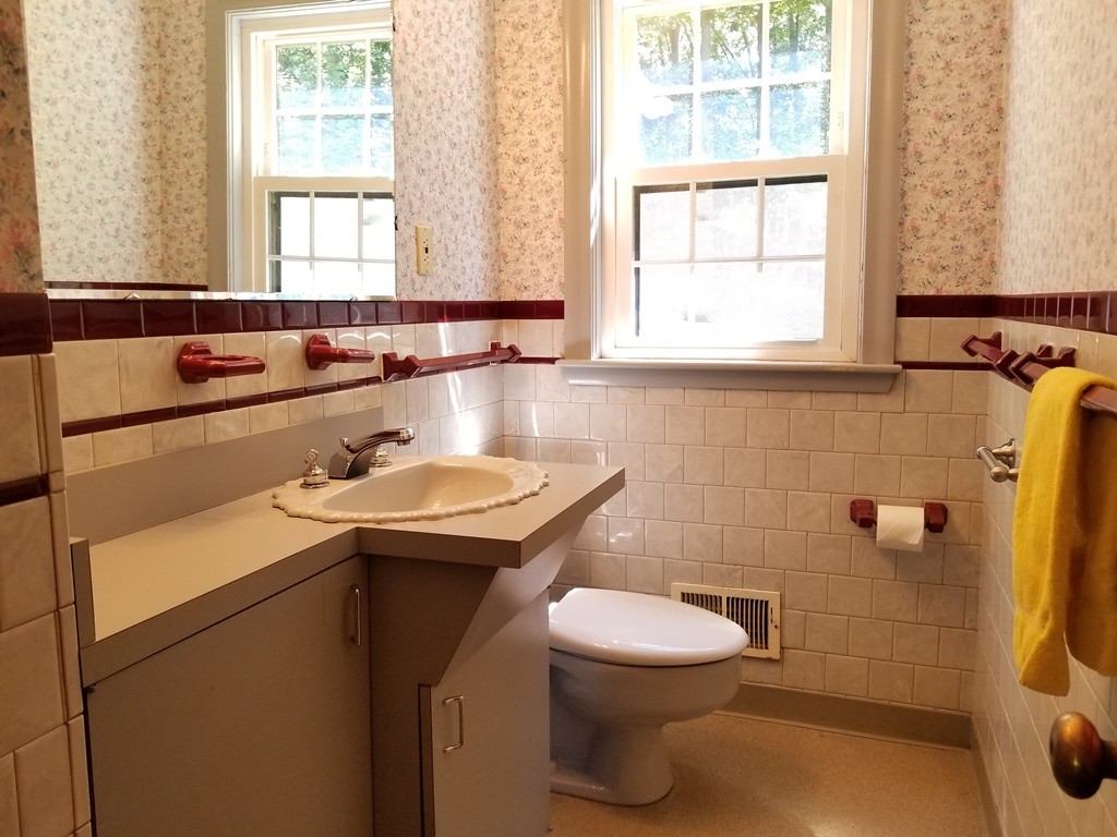 14 Long Hill Road Ashland, MA 01721 - Photo 12 of 20 Gallery Image 12