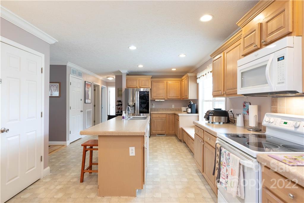 3920 Wilson Chapel Road Sharon, SC 29742 - Photo 8 of 33 a large kitchen with stainless steel appliances lots of counter top space