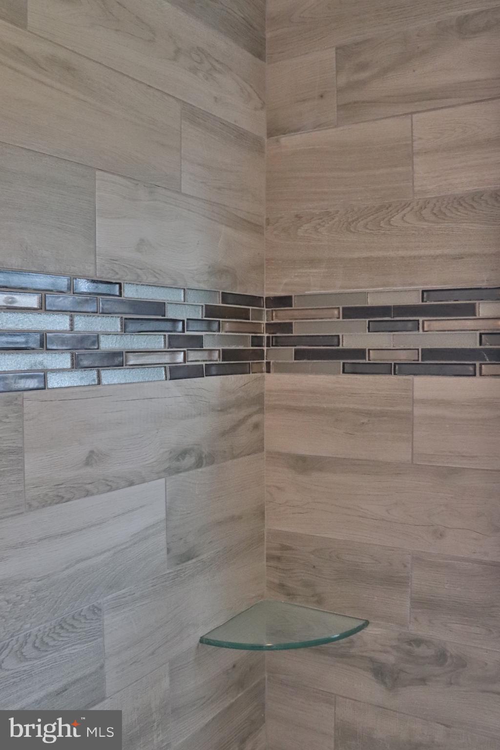9 Crescent Road Willingboro, NJ 08046 - Photo 12 of 19 Main bathroom