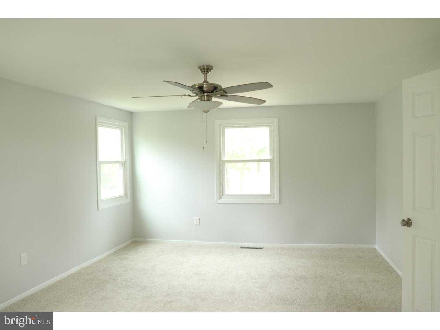 9 Crescent Road Willingboro, NJ 08046 - Photo 9 of 19 Bedroom - Main