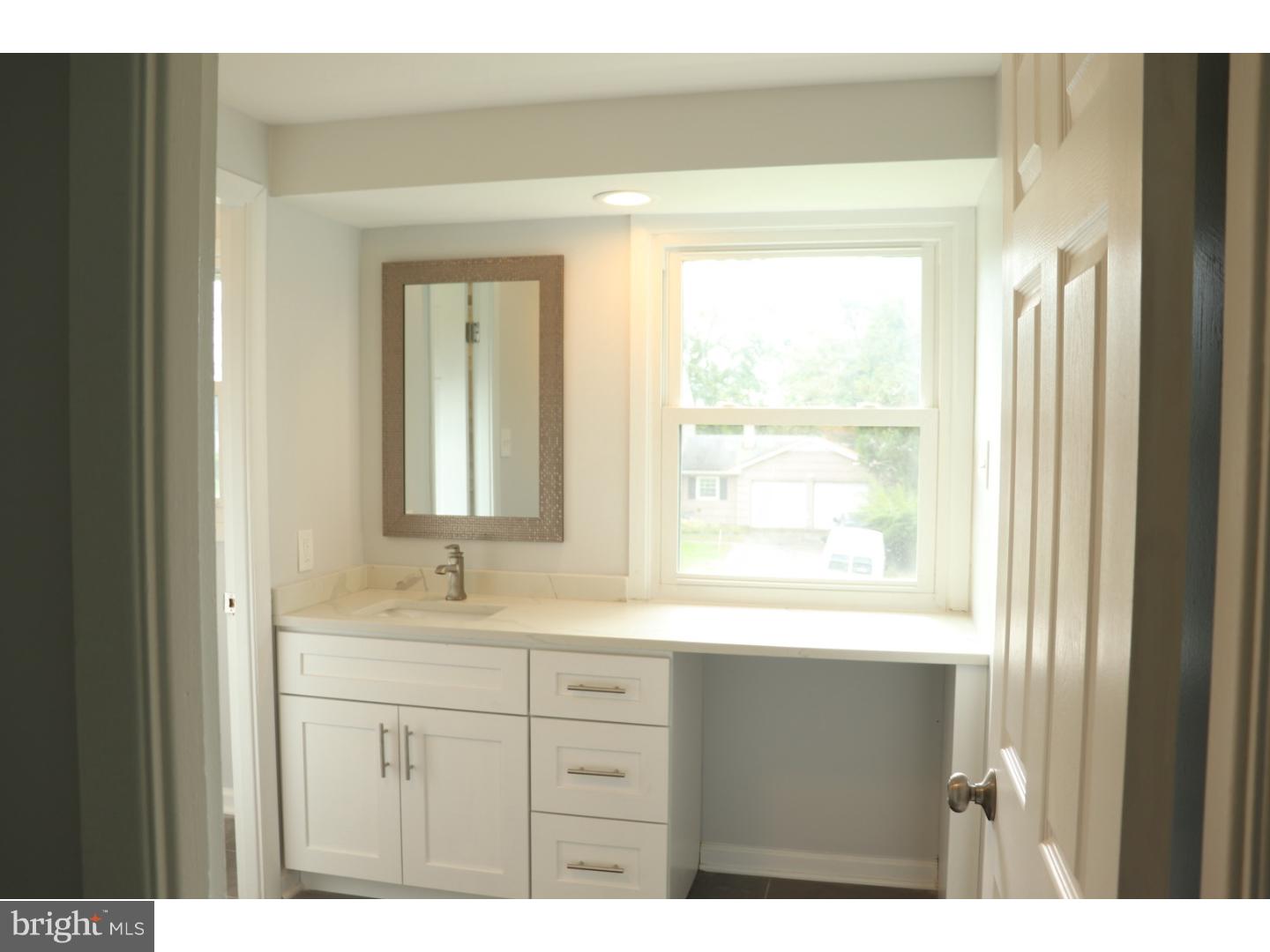 9 Crescent Road Willingboro, NJ 08046 - Photo 10 of 19 Master Bathroom