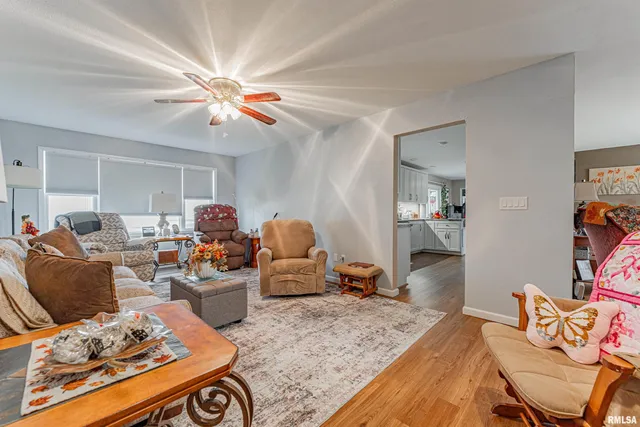 $210,000 | 103 Crestwood Drive, Lincoln, IL 62656