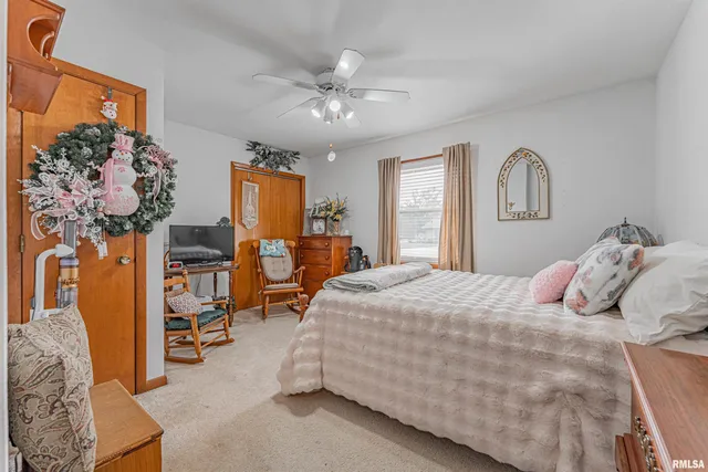 $210,000 | 103 Crestwood Drive, Lincoln, IL 62656