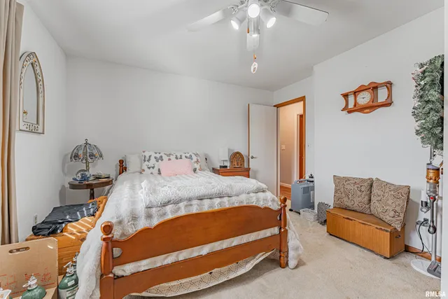 $210,000 | 103 Crestwood Drive, Lincoln, IL 62656