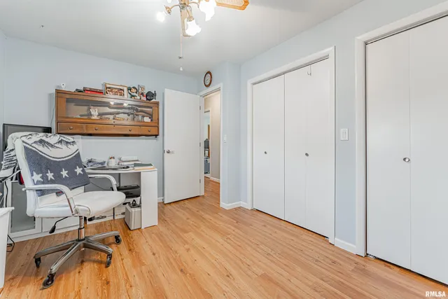 $210,000 | 103 Crestwood Drive, Lincoln, IL 62656