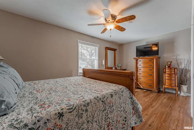 $210,000 | 103 Crestwood Drive, Lincoln, IL 62656