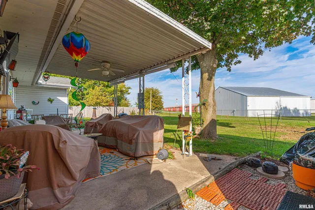 $210,000 | 103 Crestwood Drive, Lincoln, IL 62656