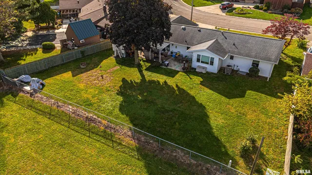 $210,000 | 103 Crestwood Drive, Lincoln, IL 62656