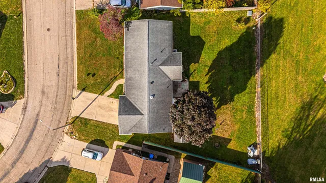 $210,000 | 103 Crestwood Drive, Lincoln, IL 62656