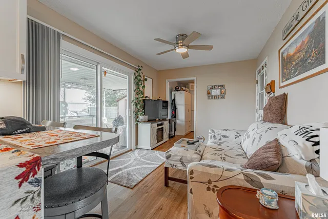 $210,000 | 103 Crestwood Drive, Lincoln, IL 62656