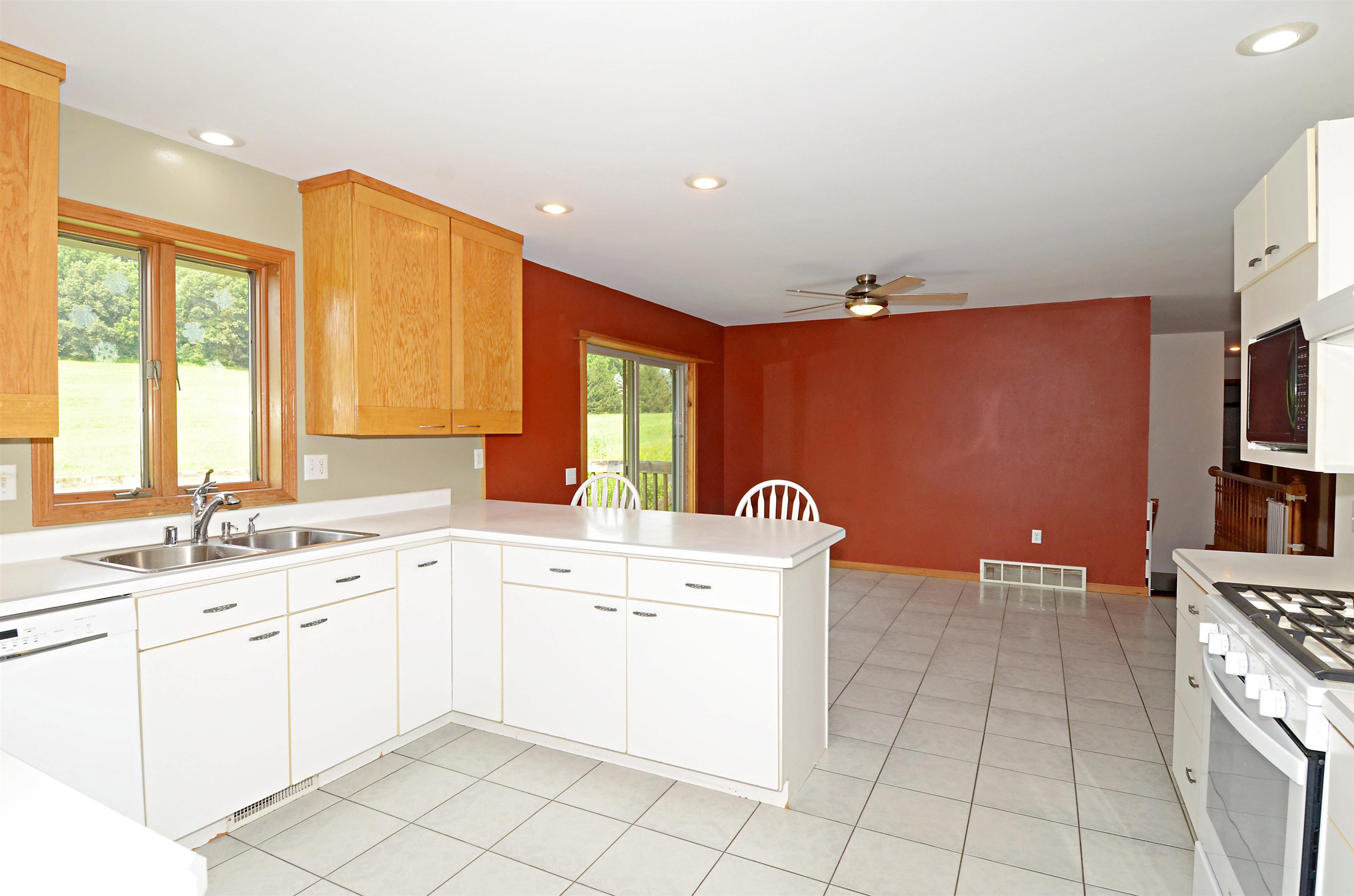 9222 Gorst Road Mazomanie, WI 53560 - Photo 10 of 38 Gallery Image 10
