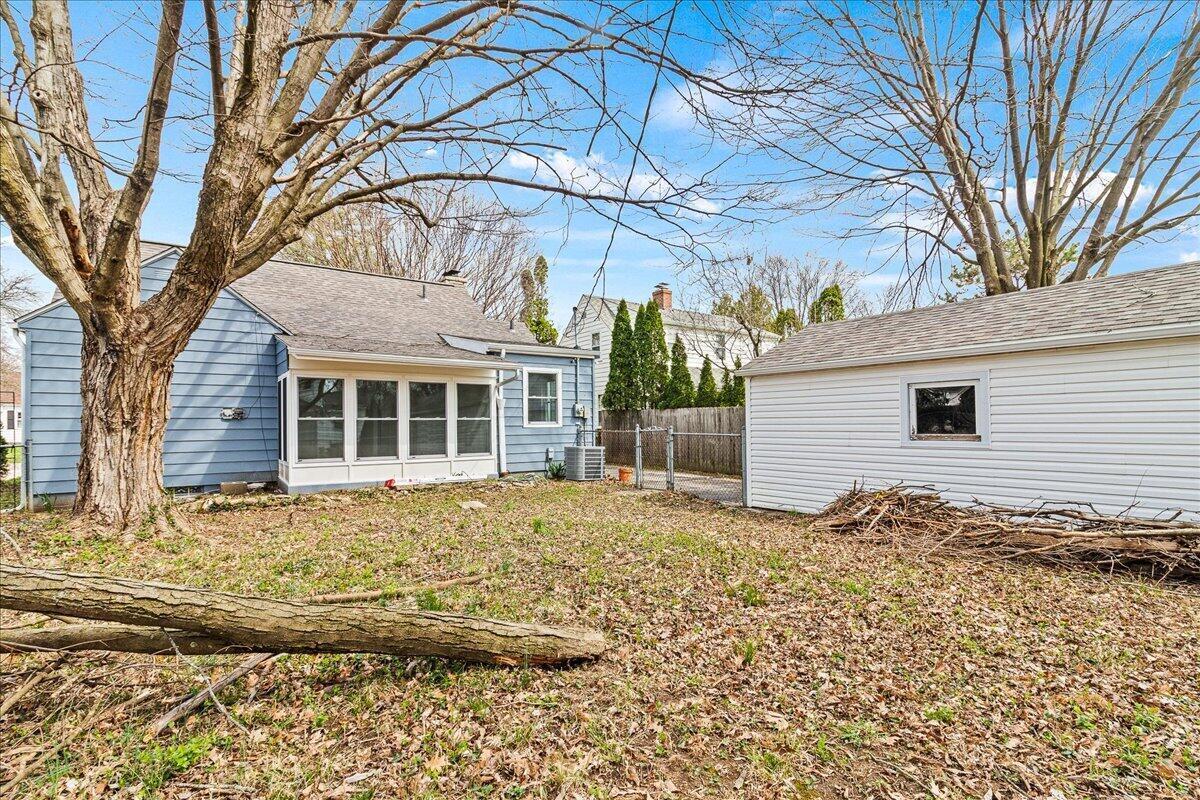 505 Fallis Road Columbus, OH 43214 - Photo 28 of 33 28-Exterior Back