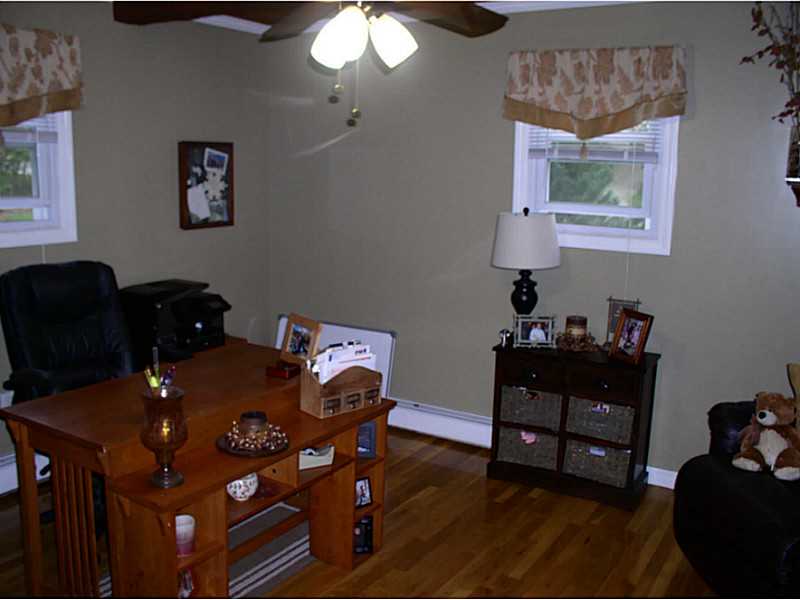 1 Isthmus Road Foster, RI 02825 - Photo 8 of 25 Den/Family/Great Room.