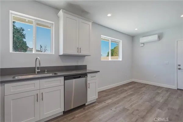 $2,350 | 19835 Blythe Street, Winnetka, CA 91306
