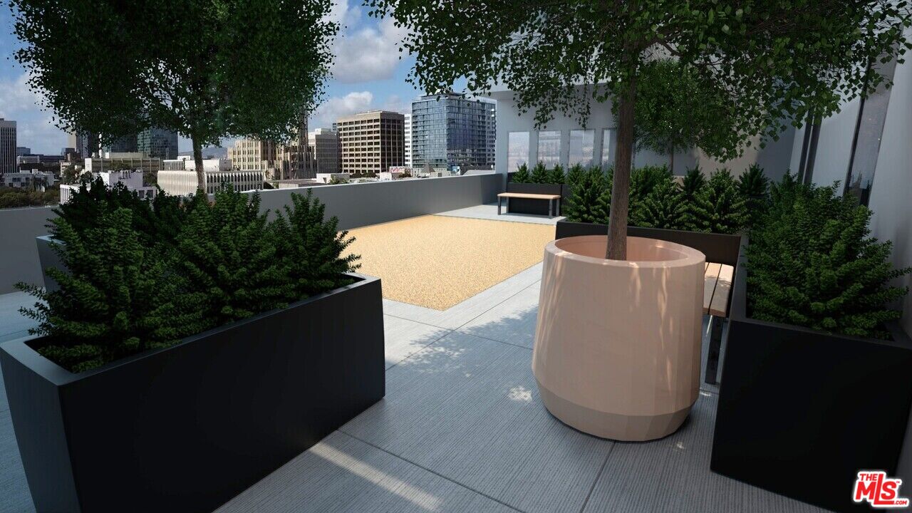 2847 Leeward Avenue, Unit 607 Los Angeles, CA 90005 - Photo 13 of 14 a view of outdoor space and yard