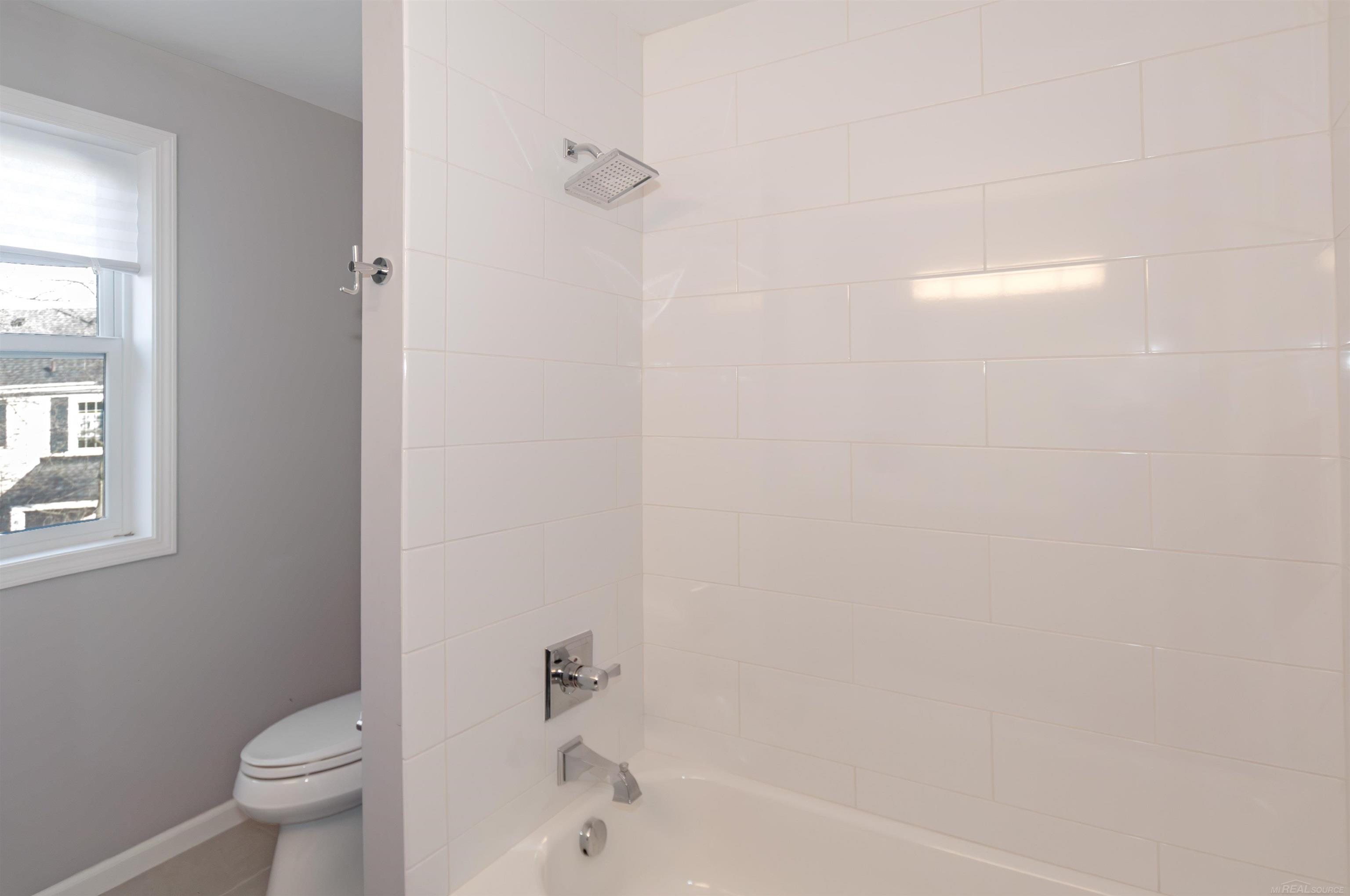 314 McMillan Road Grosse Pointe, MI 48236 - Photo 36 of 46 50134701-6d505e30-94f1-4d80-9f0e-f56127e608c2.JPG