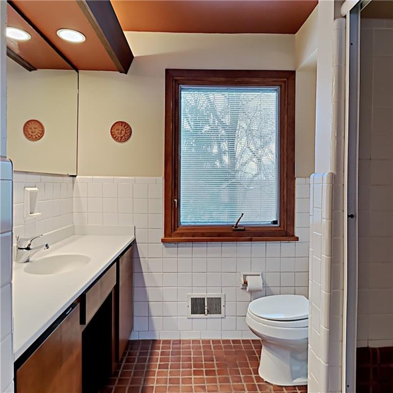 15 Thornridge Road Pittsburgh, PA 15202 - Photo 17 of 25 Gallery Image 17