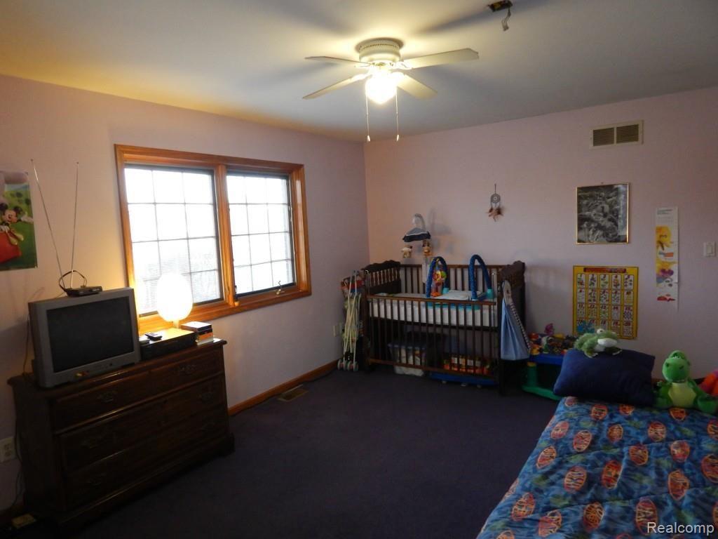 9219 Newburgh Road Livonia, MI 48150 - Photo 32 of 54 DSCN0079.jpg
