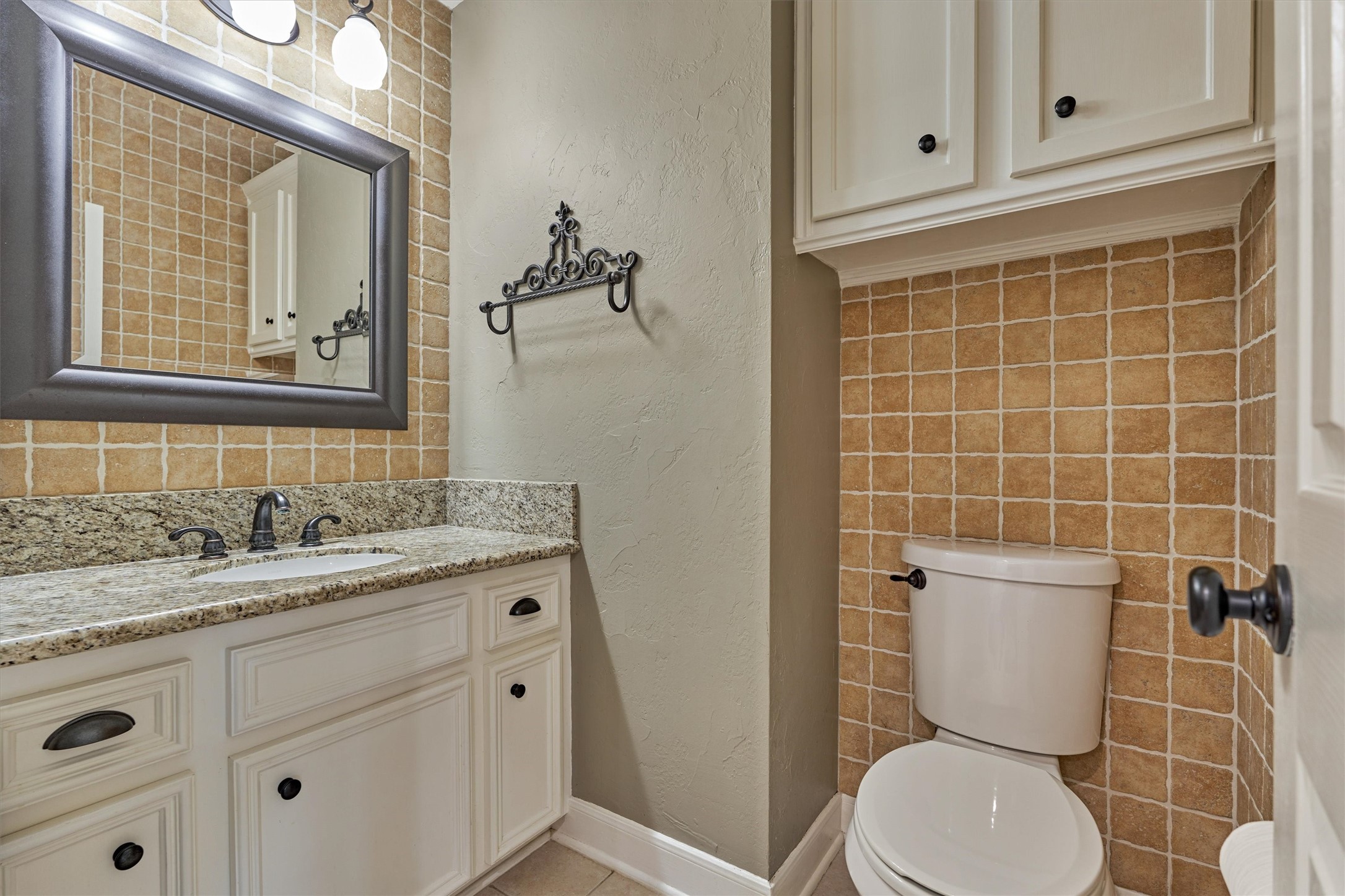 6603 Etchstone Drive Spring, TX 77389 - Photo 16 of 43 perfectly situated half bath