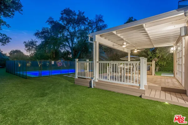 $18,950 | 5659 Corbin Avenue, Tarzana, CA 91356