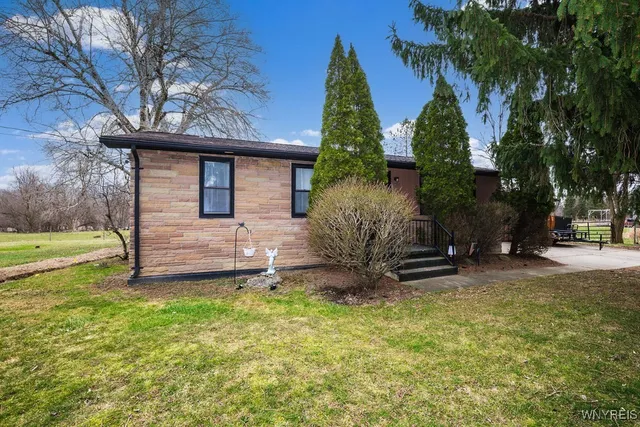 $306,000 | 12284 Tonawanda Creek Road, Newstead, NY 14001
