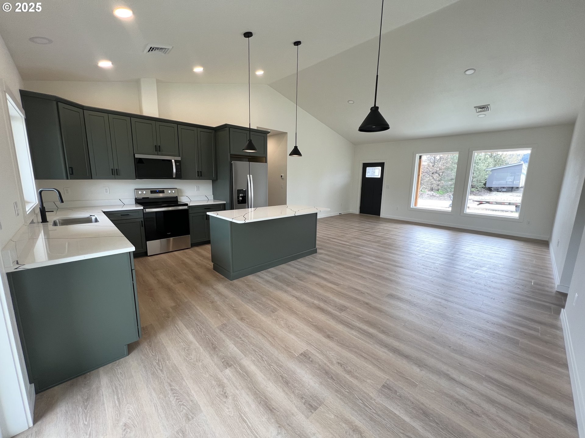 2405 Watson Road La Grande, OR 97850 - Photo 2 of 18 Gallery Image 2