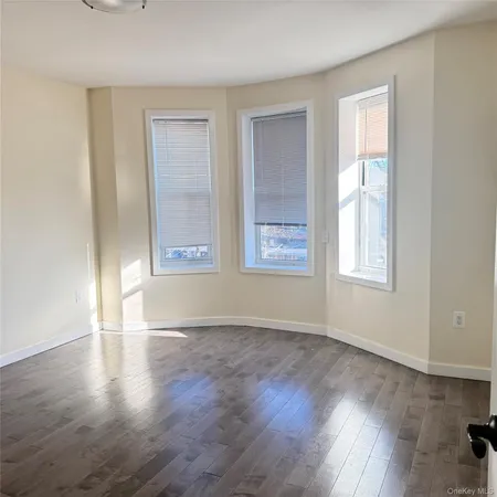 $2,800 | 76-19 85th Drive, Unit 2 | Woodhaven