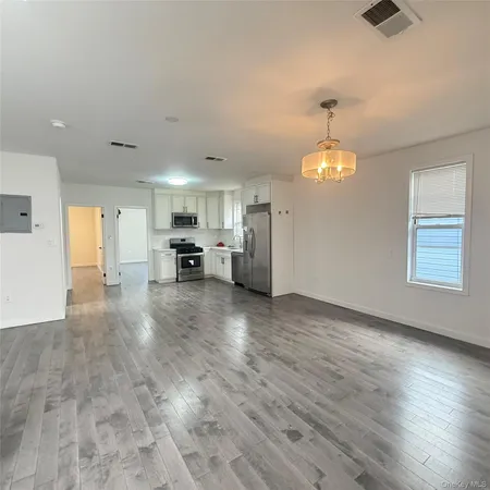 $2,800 | 76-19 85th Drive, Unit 2 | Woodhaven