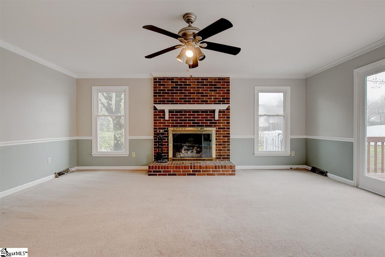 221 Roberts Farm Road Simpsonville, SC 29681 - Photo 12 of 35 Gallery Image 12