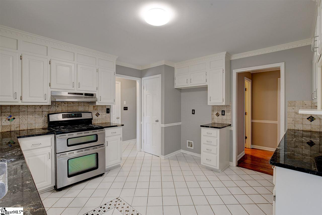 221 Roberts Farm Road Simpsonville, SC 29681 - Photo 16 of 35 Gallery Image 16